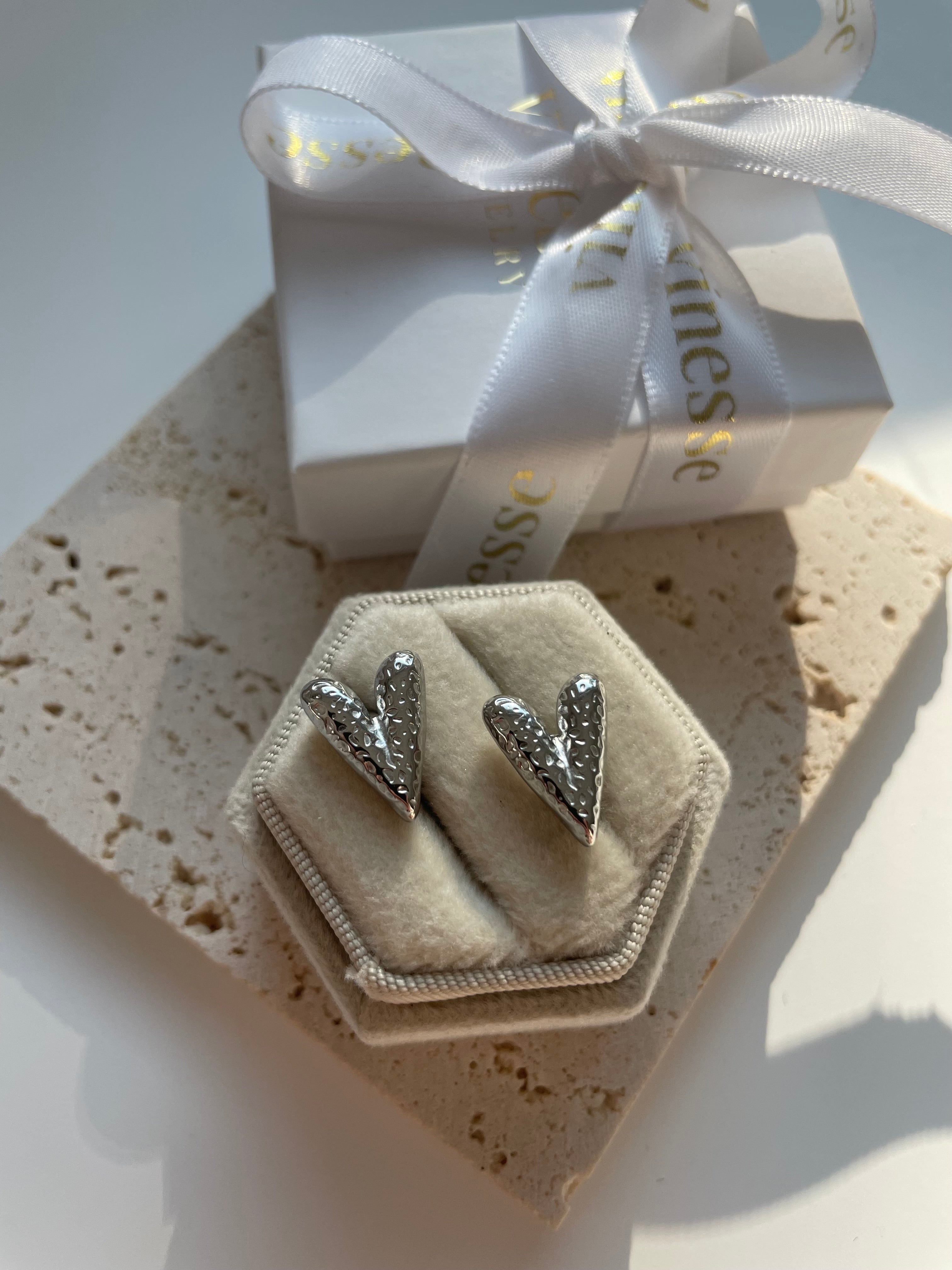 Heart stud earrings