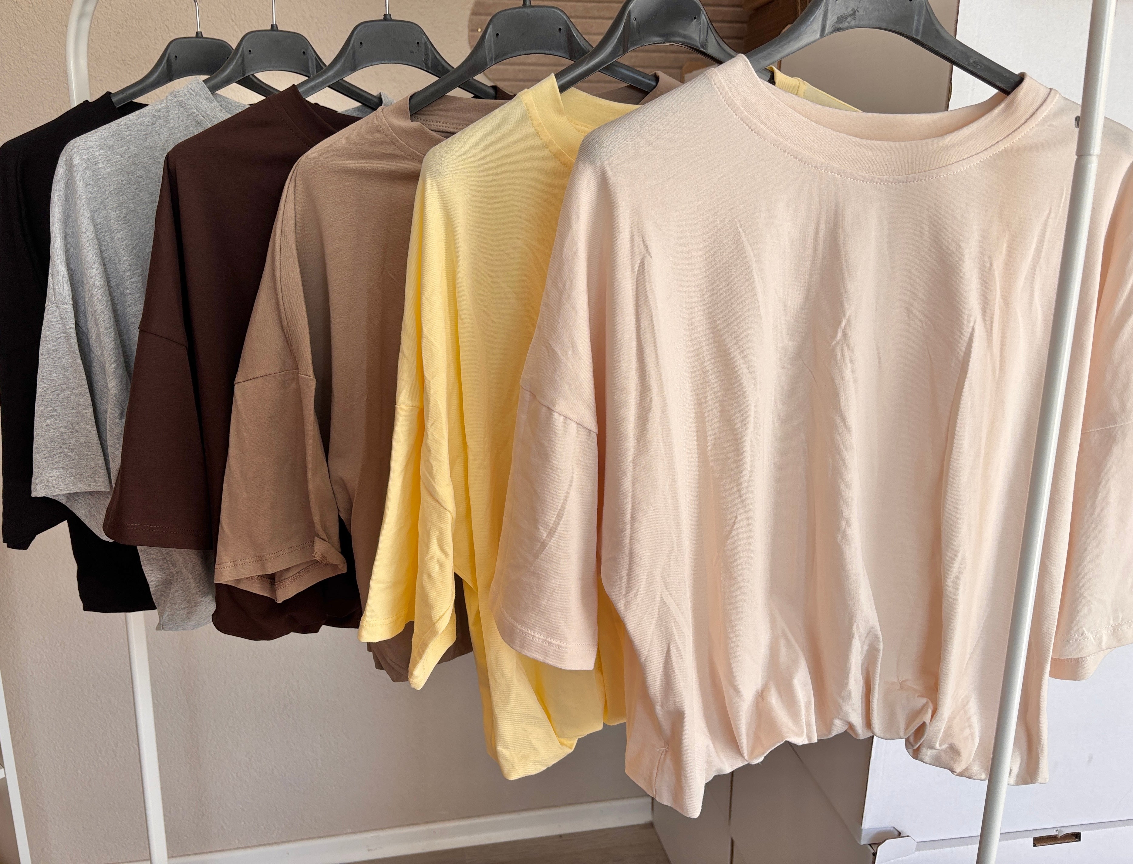 T-Shirt mit Gummibund zum croppen- versch. Farben