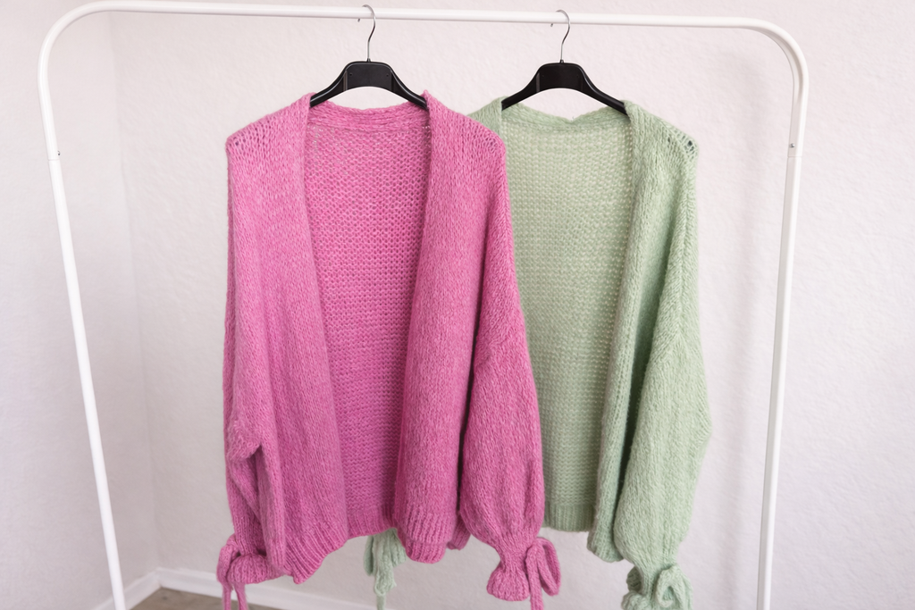 Strickjacke mit Rüschenärmel