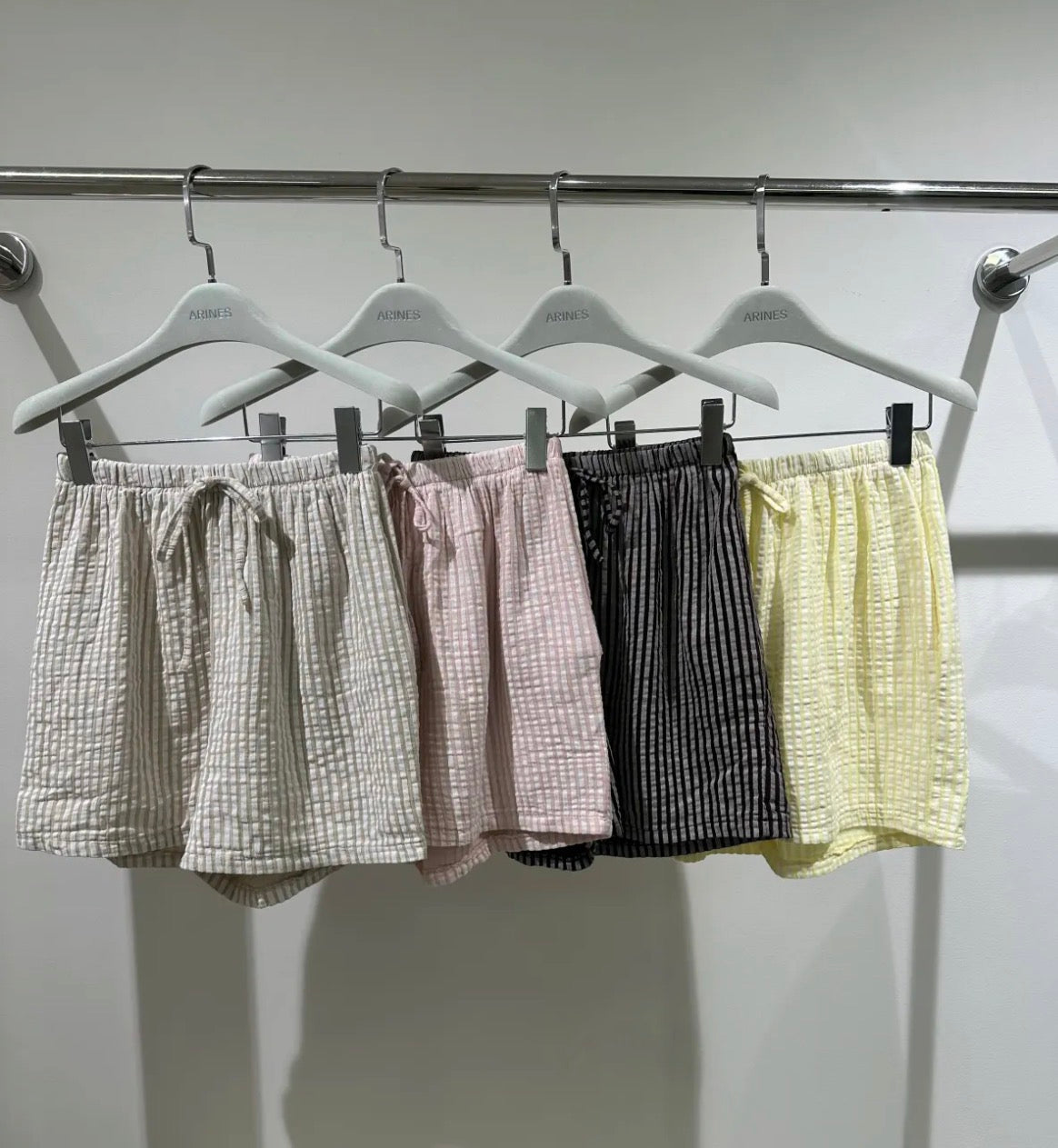 Musselinshorts gestreift