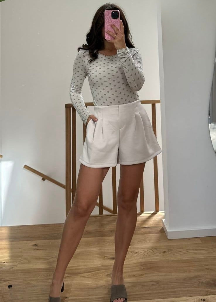 Shorts mit Bundfalten