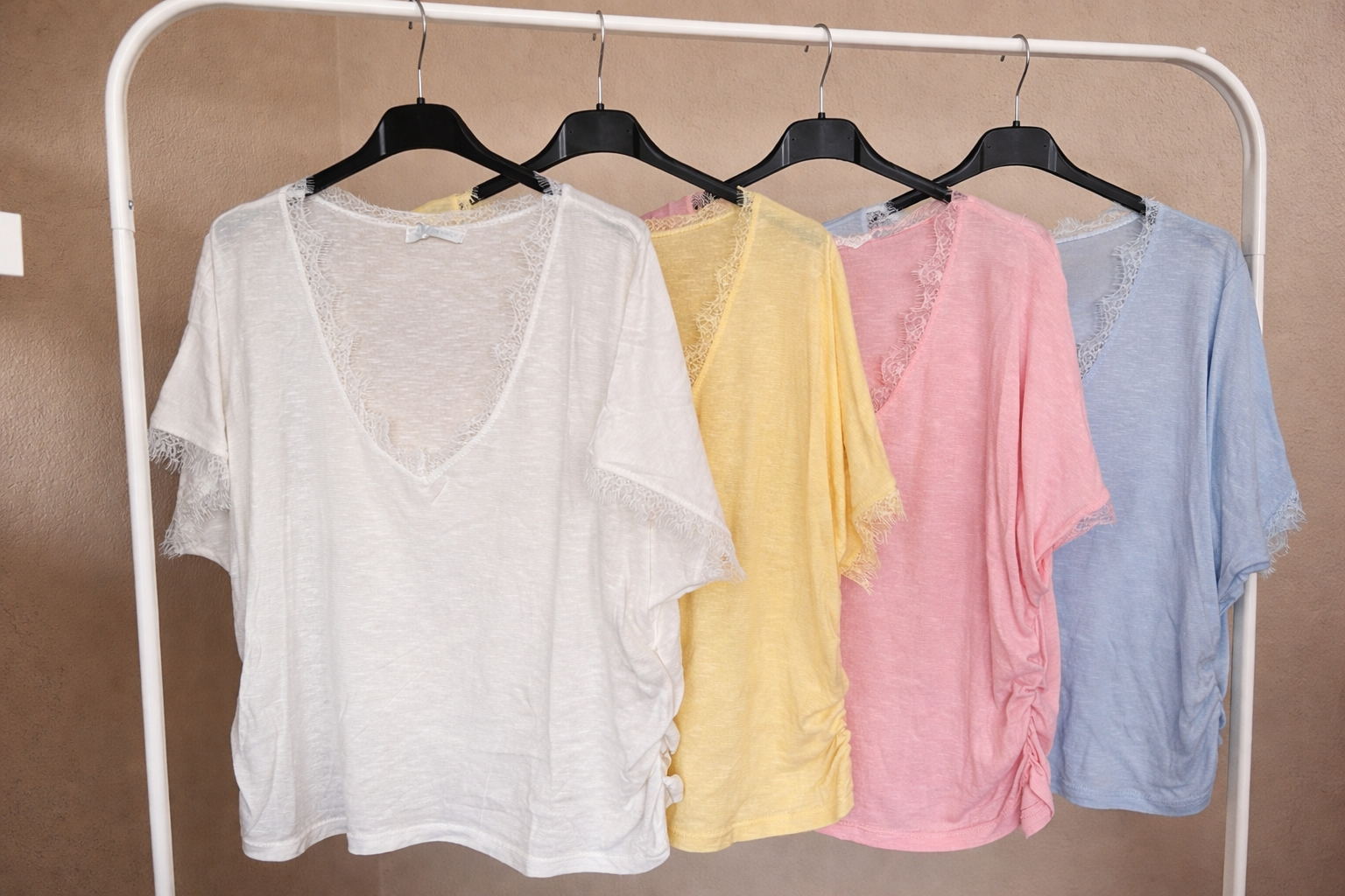 T-Shirt mit Spitze u. Raffung