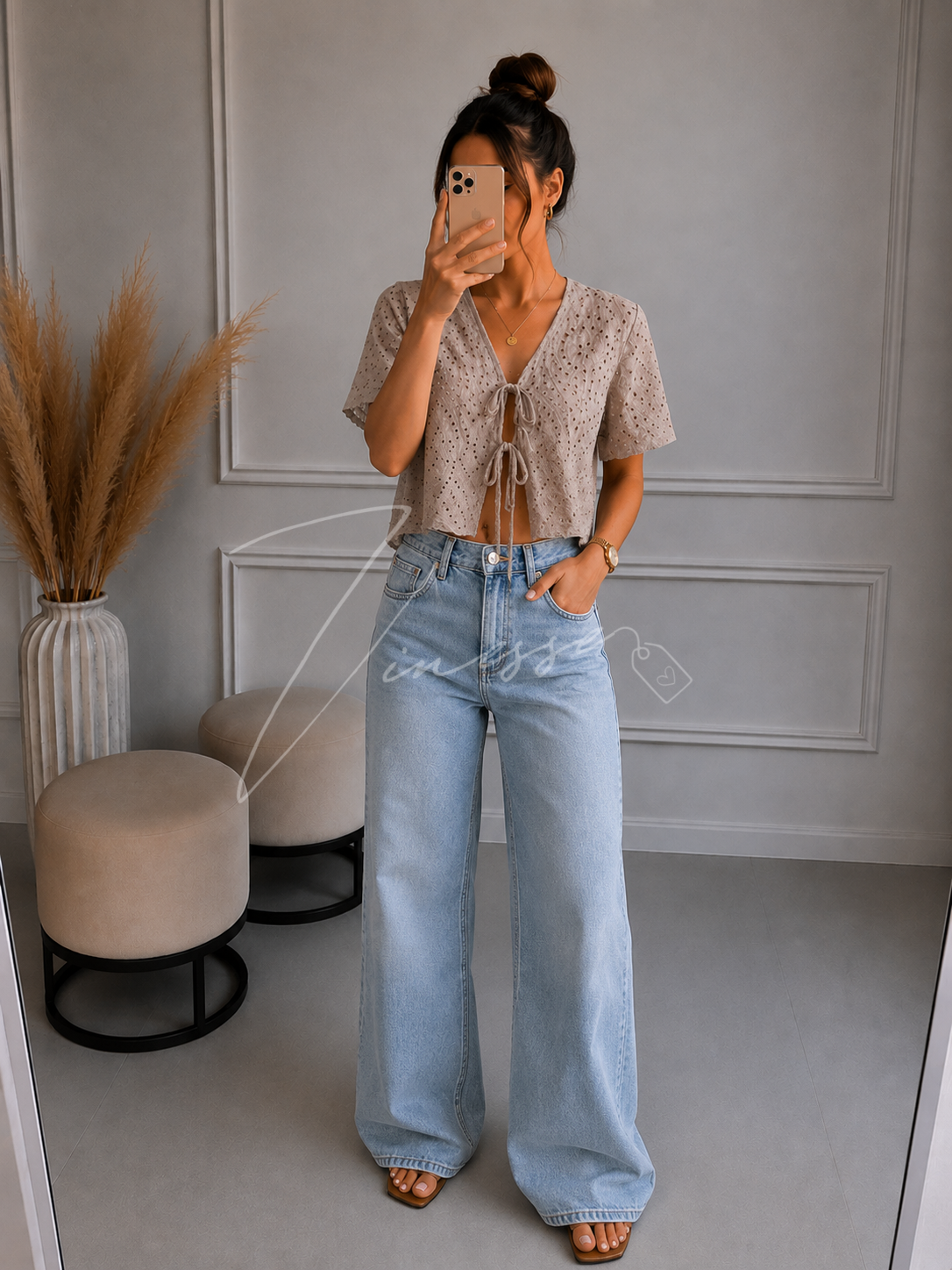 Bluse mit Lochmuster - versch. Farben